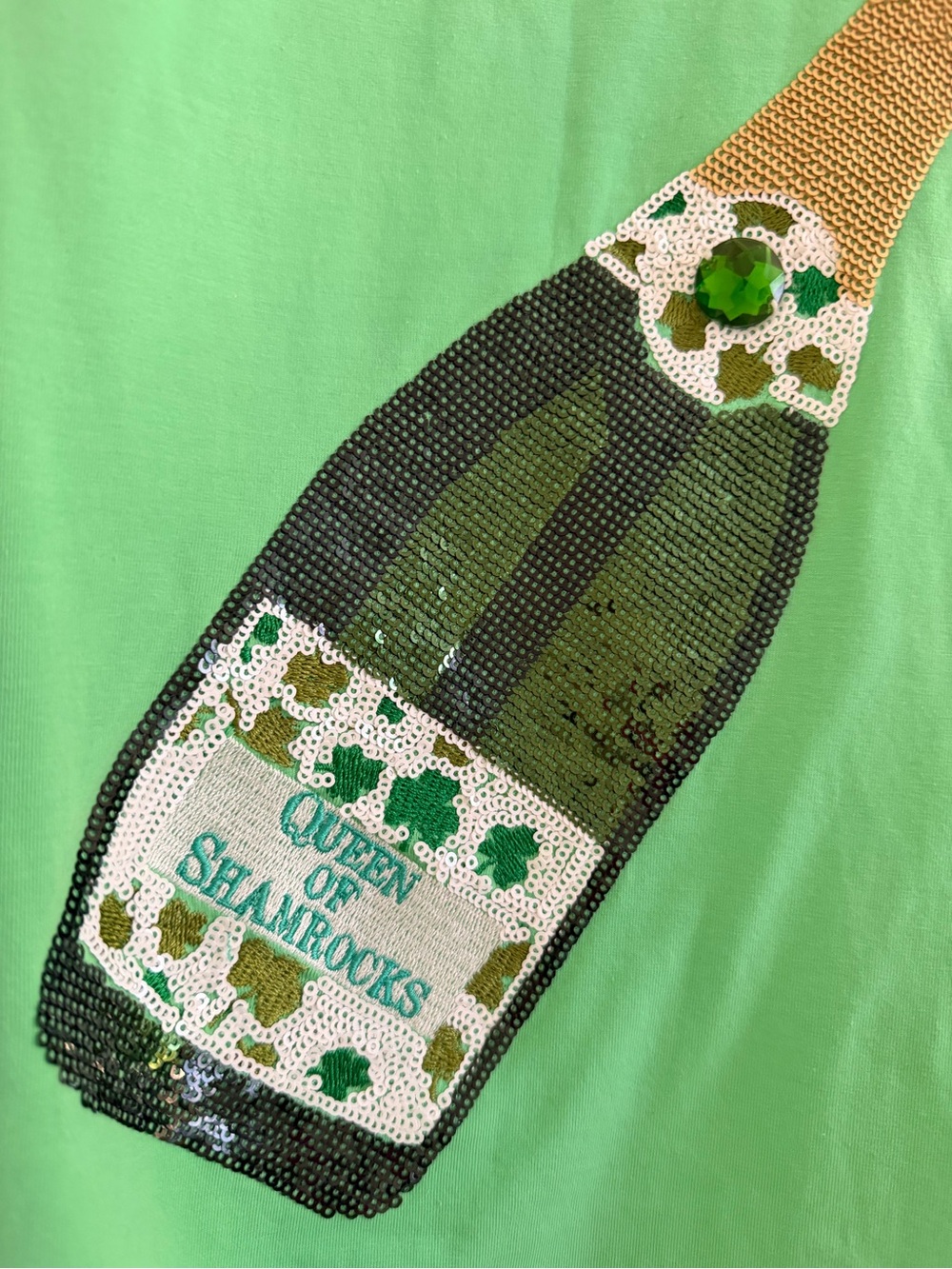 QUEEN OF SPARKLES Queen of Shamrocks Champagne Graphic Tee - Picture 2 of 6